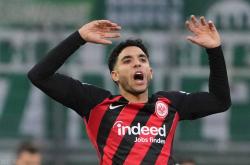 萨拉赫在澳大利亚队比赛中险胜，出色防守引发热议！引发球迷热议的简单介绍